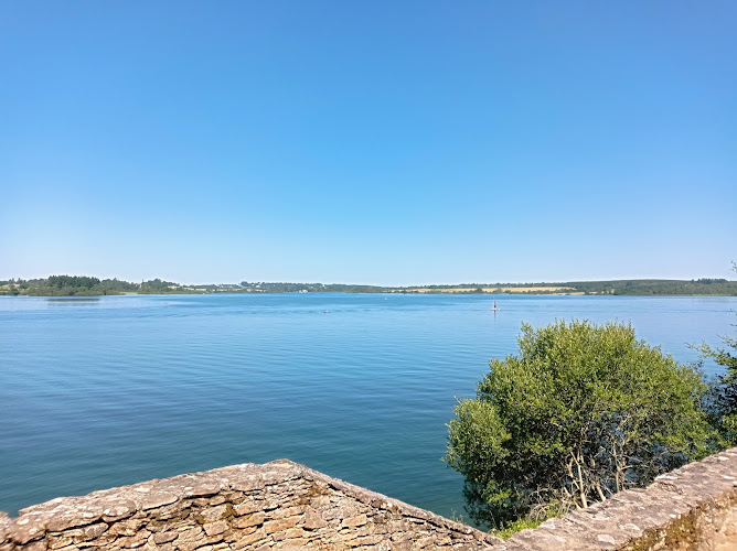 Lac de pareloup à Salles-Curan