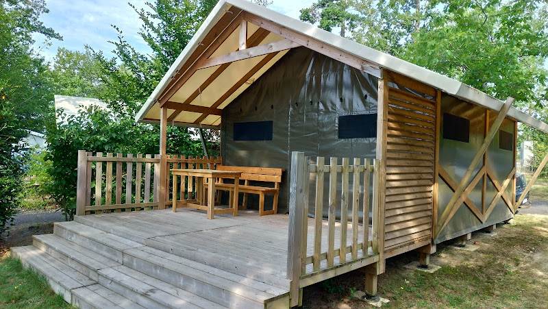 Camping du Grand Etang de St-Estèphe à Saint-Estèphe
