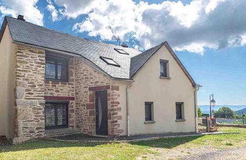 Gîte Le Pradillou à LES HERMAUX