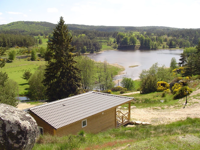 Chalets du Lac de Ganivet à Lachamp-Ribennes