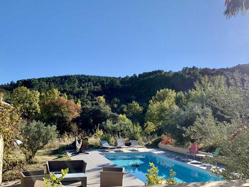 Et au milieu coule un ruisseau à Berlou