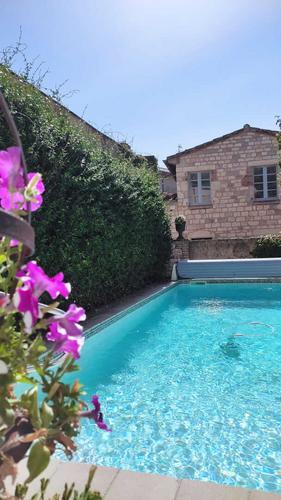 Le relais de la poste à Castelnau De Montmiral