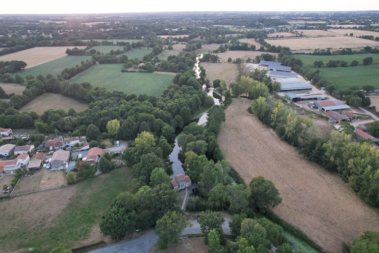 Camping Le Moulin De Rambourg à Nesmy