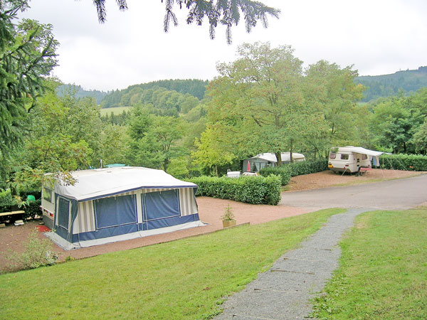 Camping de Poule-les Echarmeaux à Poule-les-Écharmeaux