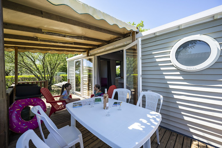 Camping Le Mas De Chavetourte à Saint-Alban-Auriolles