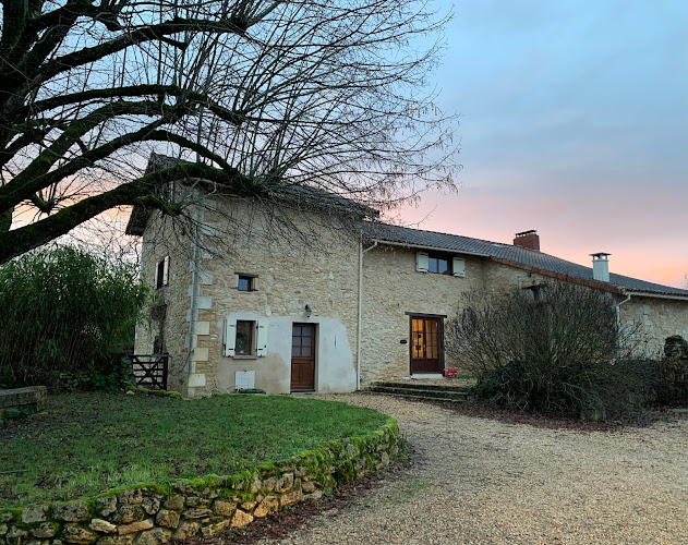 Domaine Les Grands Gîtes Du Périgord à Milhac-de-Nontron