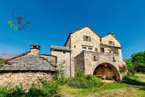 Gîte le Peyrou 2/3 personnes à La Viale à Saint Pierre Des Tripiers