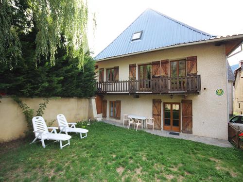Le Verger à Thuiles (Les)
