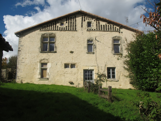 Le Logis de Fourbeau. gîte de groupe à Surin