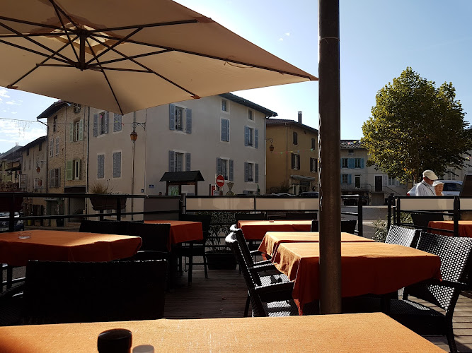 hôtel De La Croisee à Poncin