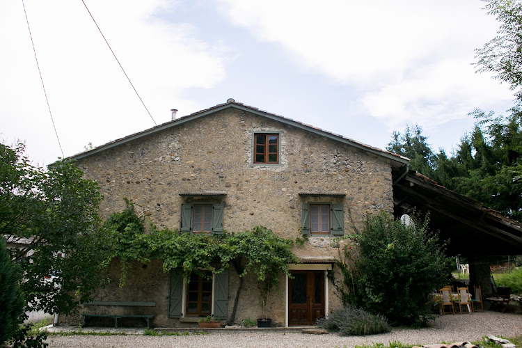 Imagine a house at the end of the à Bélesta