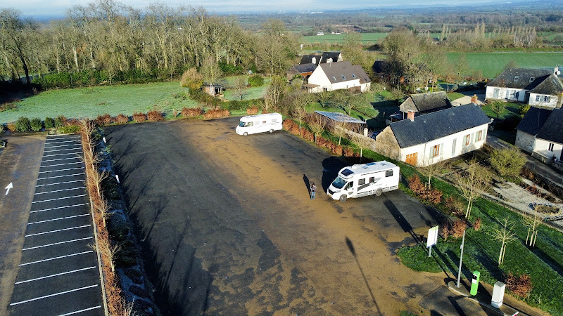 Aire Camping-Car-Pack de Sainte Suzanne à Sainte-Suzanne-et-Chammes