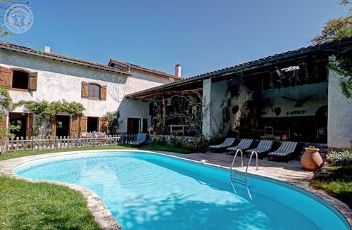 Maison de Campagne à Essertines-En-Donzy