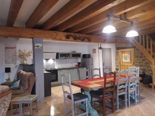 Gîte du Cantou 6/7 personnes à GRANDRIEU