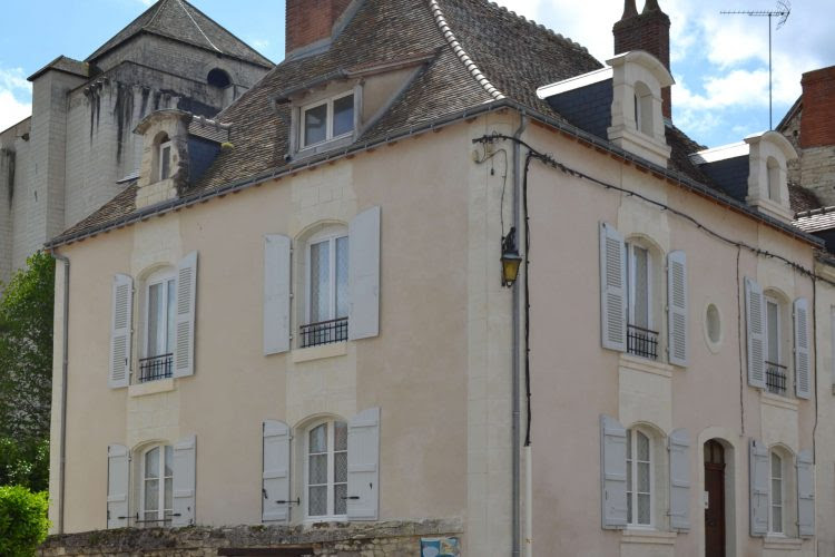 Les Couleurs de la rue Bourbon à La Roche-Posay