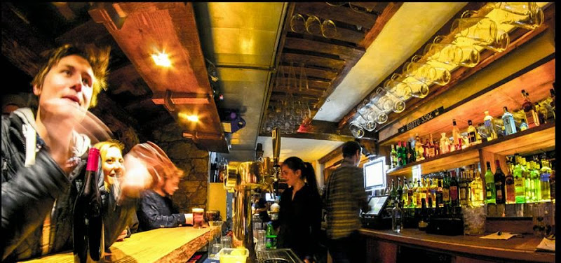 La Taverne Bar & Restaurant à Les Allues