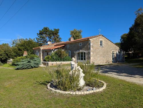 Le Domaine de la Huppe et de l'Écureuil à RUFFEC