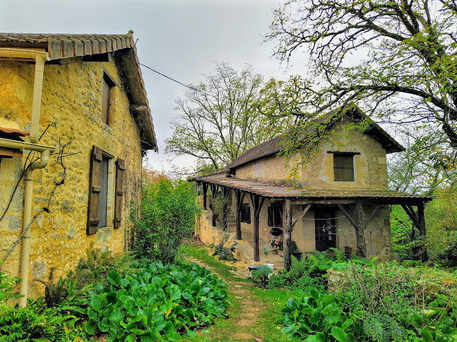 A Romantic Hamlet With Lush Gardens on a Hill à Les Eyzies