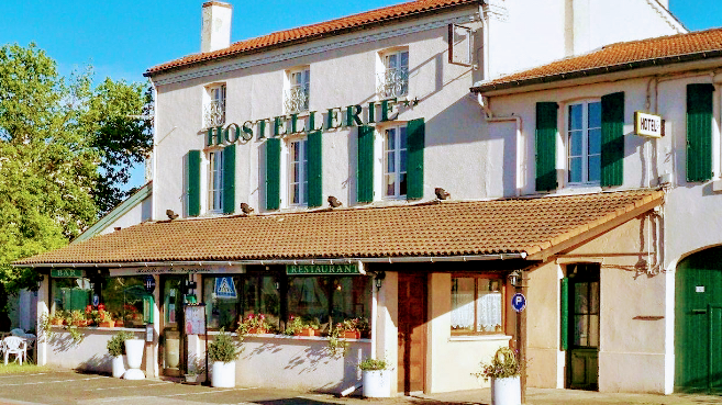 Hôtel Restaurant Hostellerie des Voyageurs à Bonson