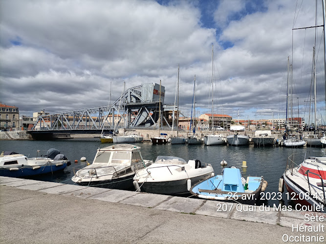 Yacht Beneteau 15m 2 rooms à Sète