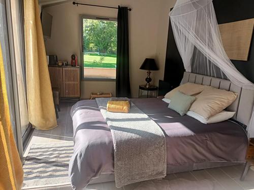 Suite Balnéo Loveorion à Pouzy Mesangy