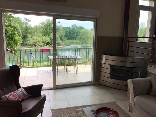 Gite Rives et Terrasse à Charny Sur Meuse