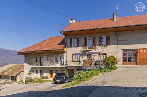 Gite De La Roche à RUFFIEUX