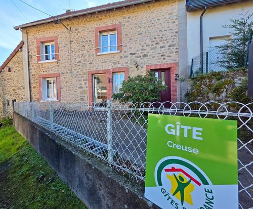 La maison de Margueritte et Lucienne à Bussiere Dunoise
