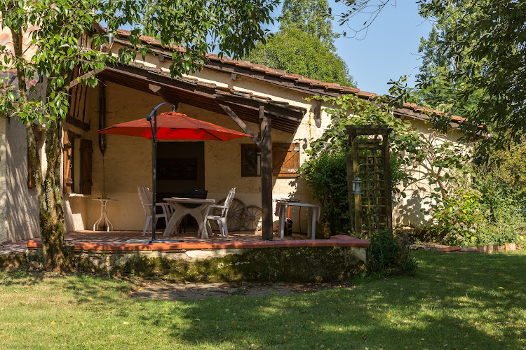 Peyrouteau, gîte bucolique à Dému