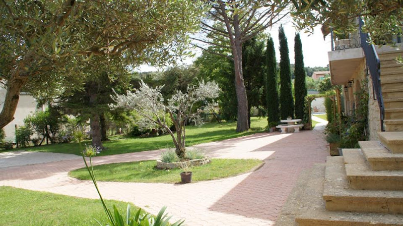 Villa sous les Pins à Sauveterre