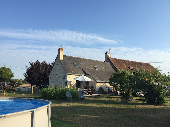 La Petite Maison de Sue. à Noyant-Villages