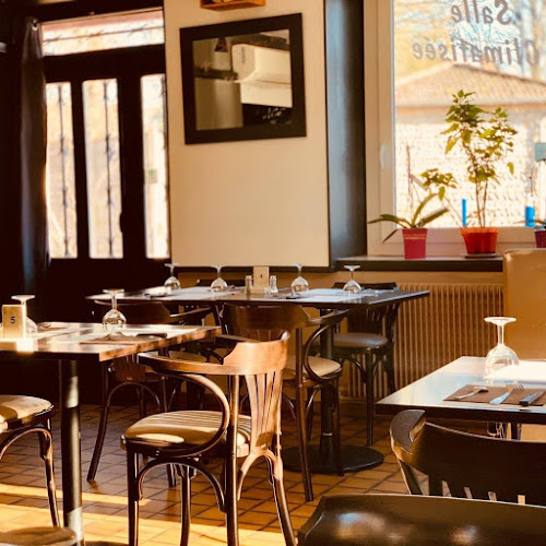 Restaurant Hôtel de La Place à Loyettes