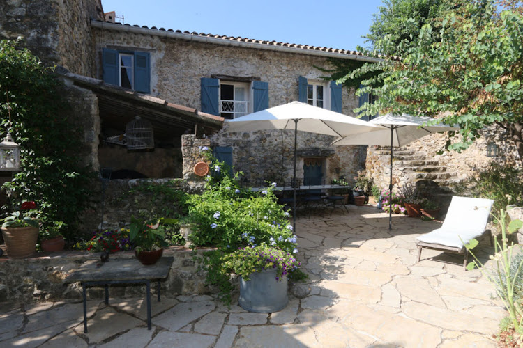 Le Vieux Mûrier à Lorgues