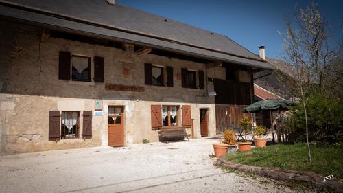 Le Lavoir à Saint Jean De Couz