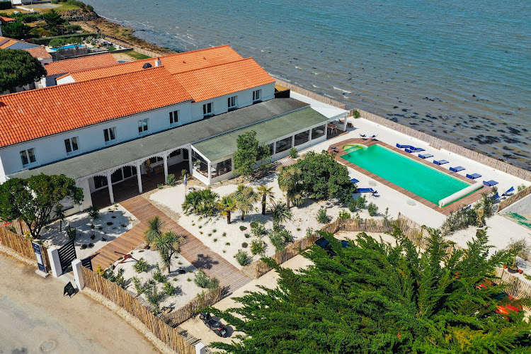 Hôtel Le Noirmoutier à Barbtre