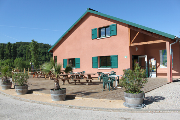 Camping Isle de La Serre à Porcieu-Amblagnieu