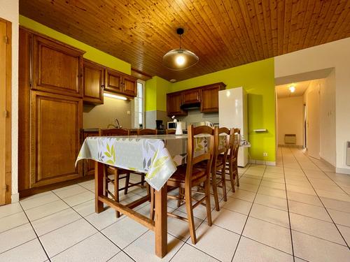 Maison du suc, vert à St-Julien-Molhesabate