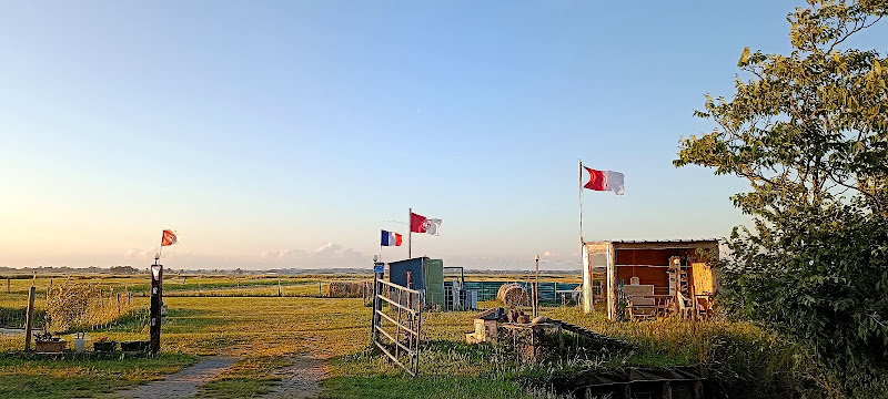 Yourte et camping a la ferme à Bouin