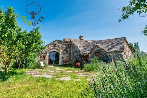 Gîte de l'Aire à La Viale à Saint Pierre Des Tripiers