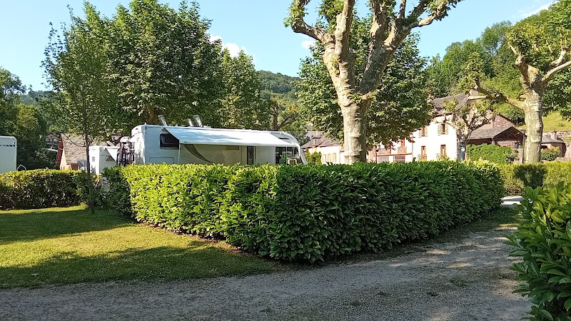 Aire de Camping-car participative Au vert Dourdou à Villecomtal