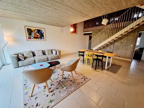 L'Hoste à Hoste