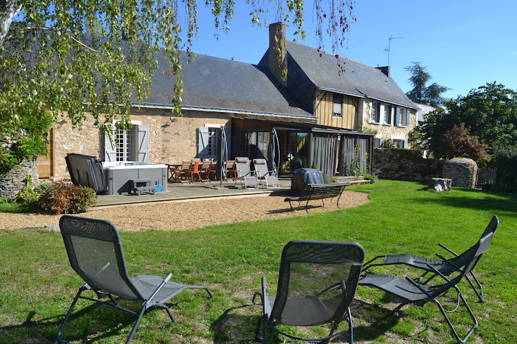 Gîte La Maison d à côté à Soulaire-et-Bourg