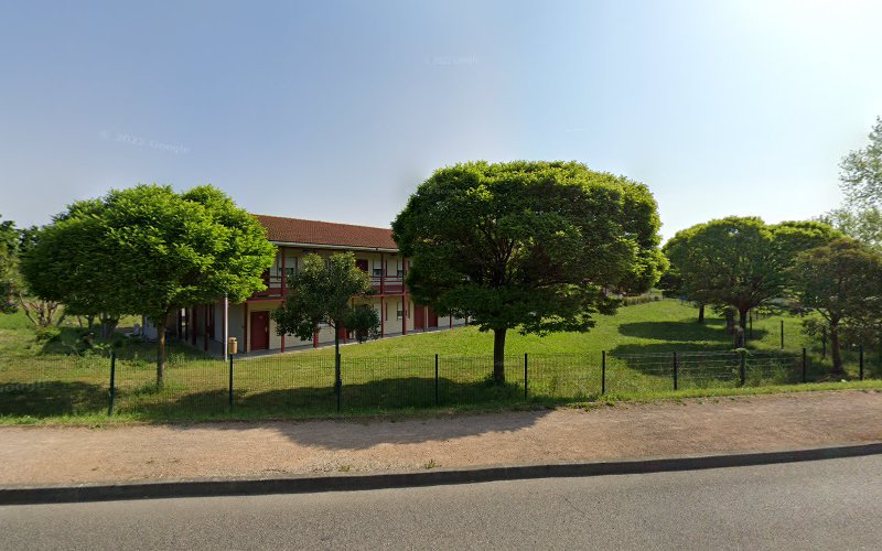 Village hôtel De Villefontaine à Villefontaine