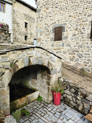 Hôtel Restaurant Laures à Grandrieu
