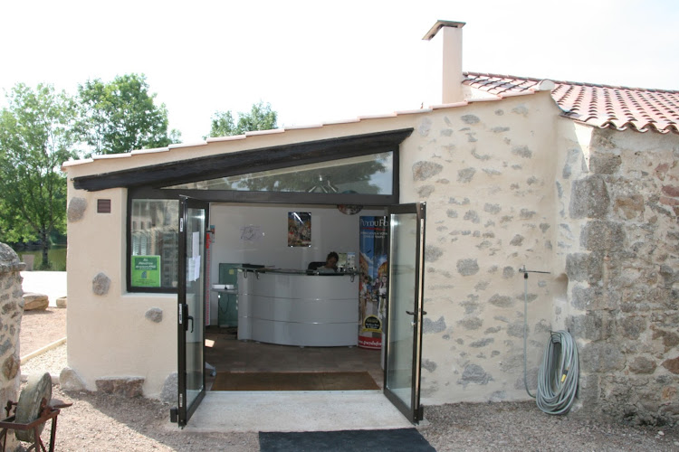 Camping Le Logis de l Aubonniere à Rives-de-l'Yon