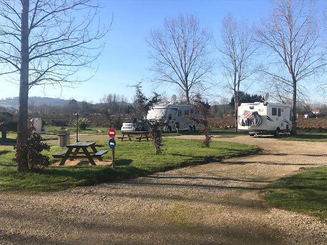 Aire privée de stationnement camping-car à Le Temple-sur-Lot
