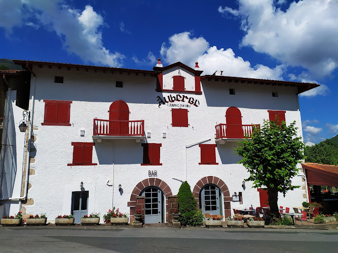 hôtel-Restaurant proche de Saint à Estérençuby