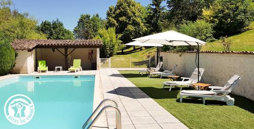 Gîtes de France® - La Grande Maison de Pern à PERN
