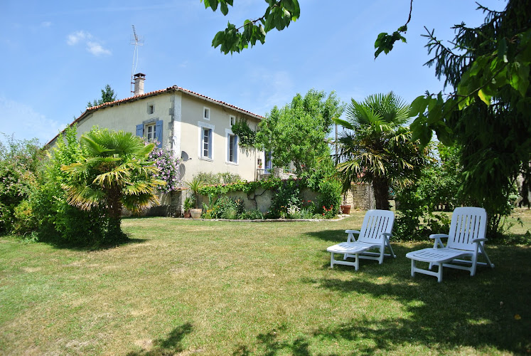 At Sarrazin Camping and Cottages à Brossac