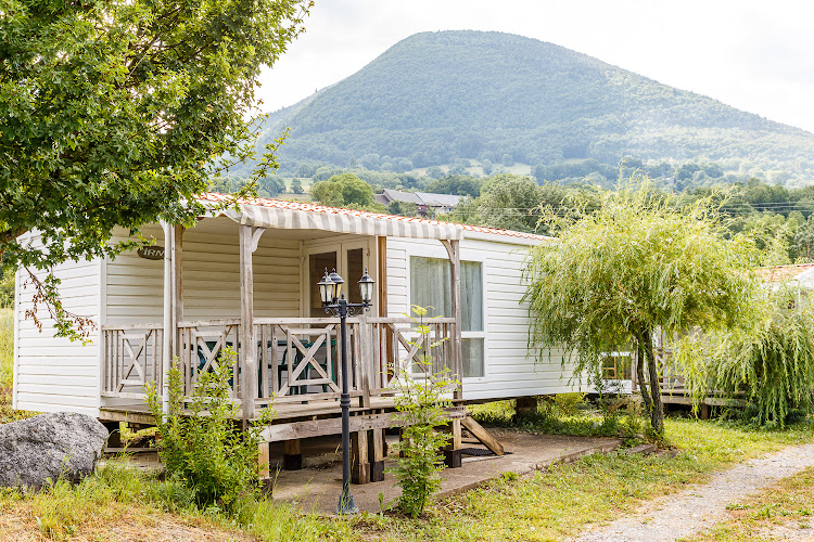 Camping Le Champ Long à La Salle-en-Beaumont